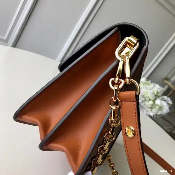 Cheap MM（2019 Louis Dauphine Vuitton Spring Show） 0705